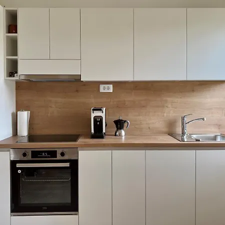 Apartment Lonzan Secovlje